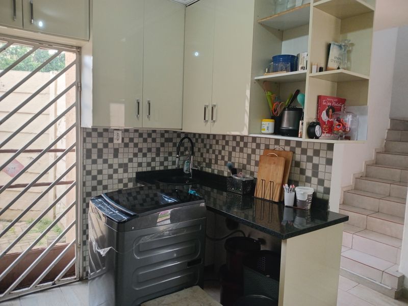 Duplex Townhouse For Sale - Photo 9