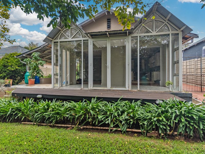 SANCTUARY IN THE CITY - Photo 8