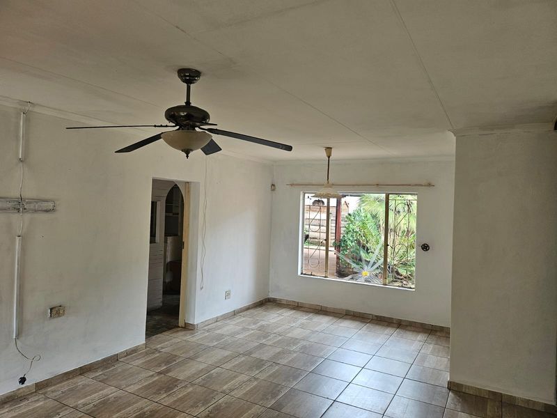 FIXER-UPPER ALERT! 3-4 Bed House in Doornpoort - Photo 6