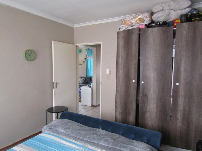 Apartment For Sale In Johannesburg - Photo 6