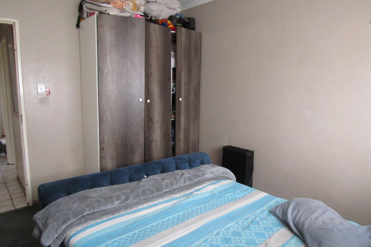 Apartment For Sale In Johannesburg - Photo 5