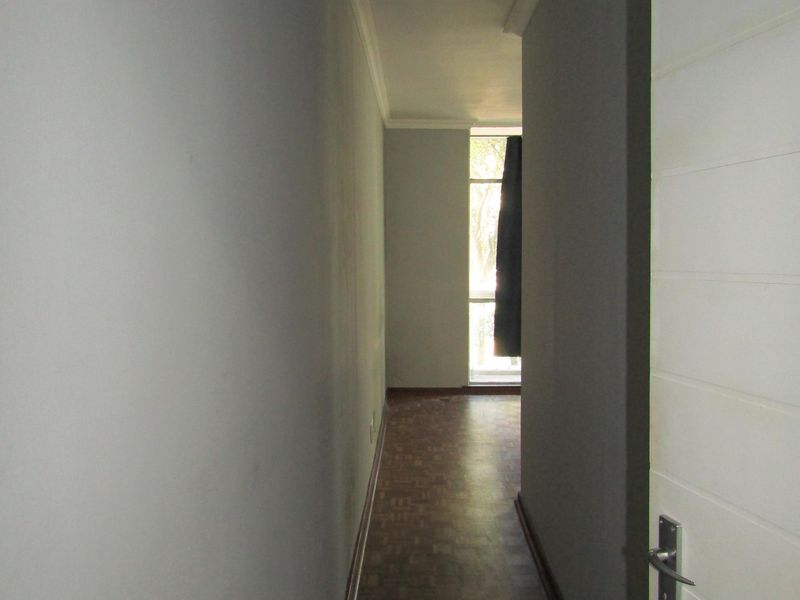 Apartment For Sale In Johannesburg - Photo 7