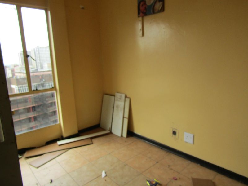 Apartment For Sale In Johannesburg - Photo 8