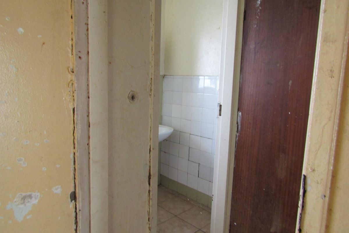 Apartment For Sale In Johannesburg - Photo 5