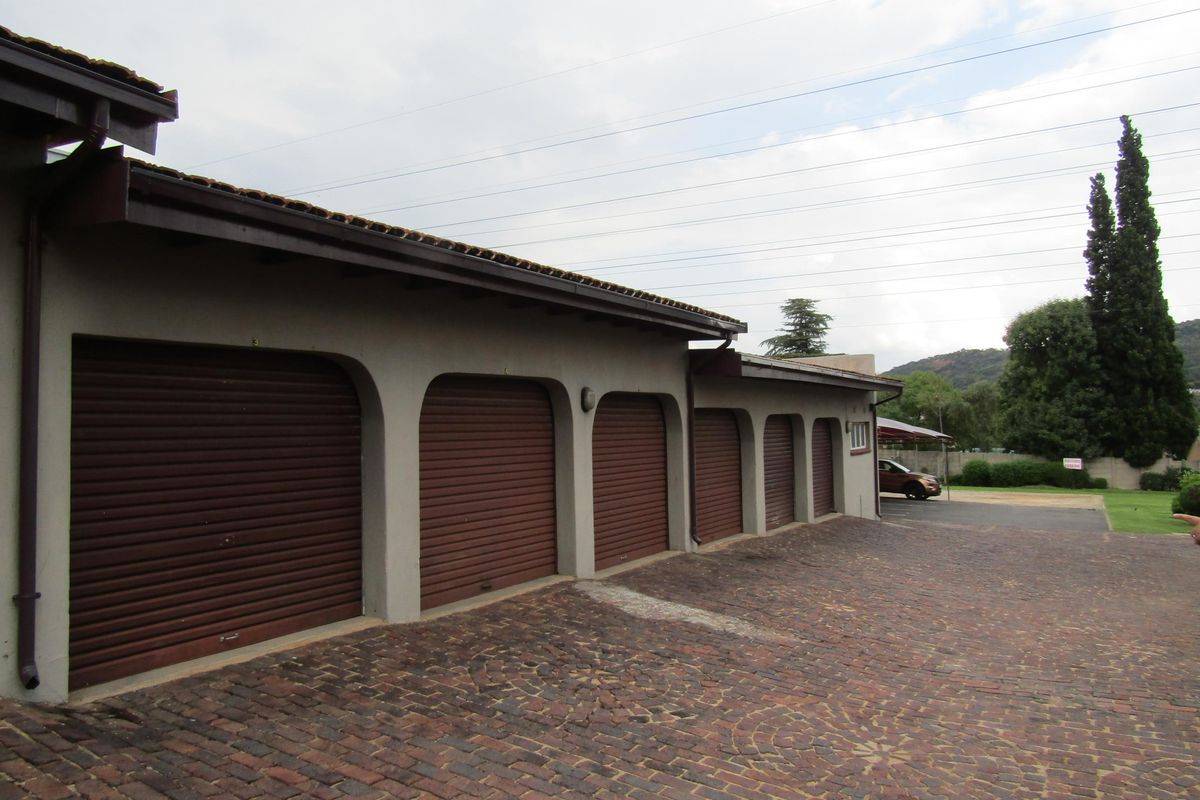 Townhouse For Sale In Johannesburg - Photo 3