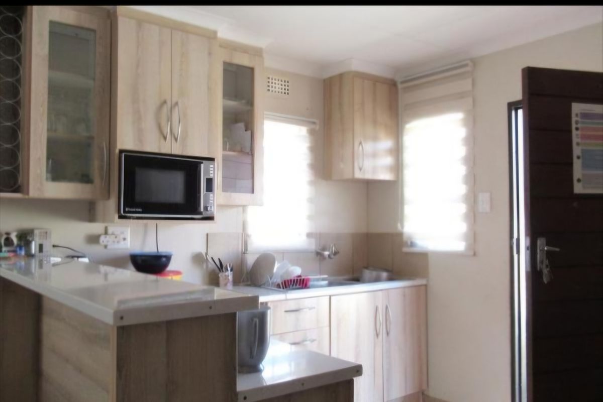Freehold For Sale In Alberton - Photo 2