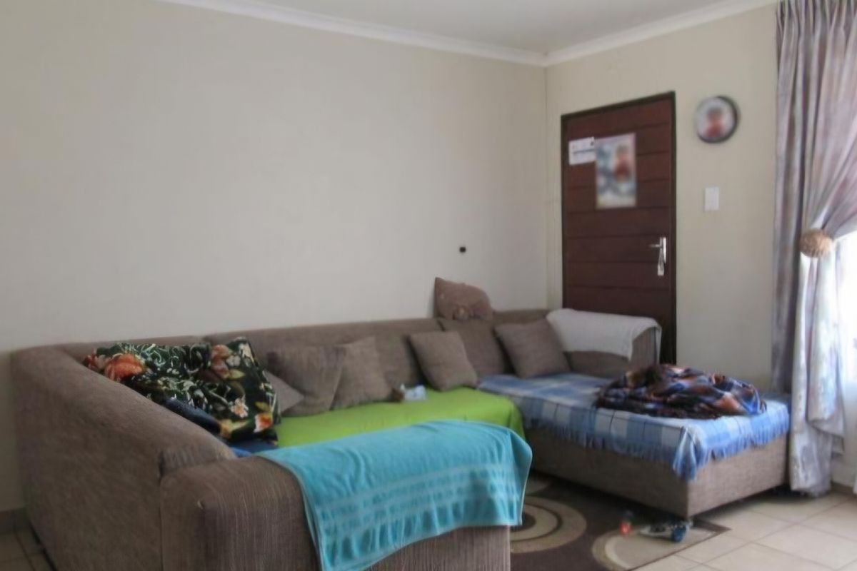 Freehold For Sale In Alberton - Photo 4