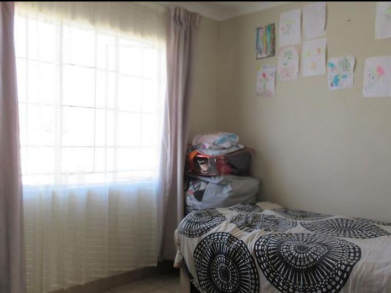 Freehold For Sale In Alberton - Photo 10