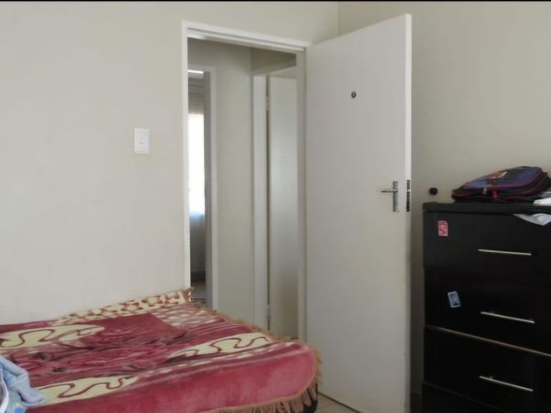 Freehold For Sale In Alberton - Photo 9