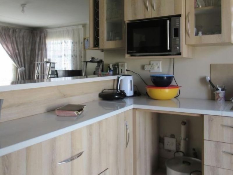 Freehold For Sale In Alberton - Photo 3