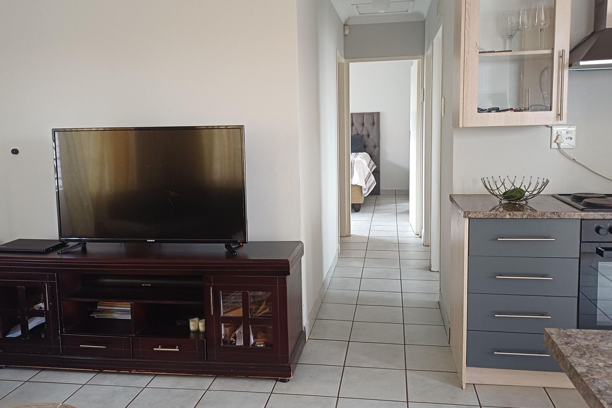 Freehold For Sale In Alberton - Photo 4