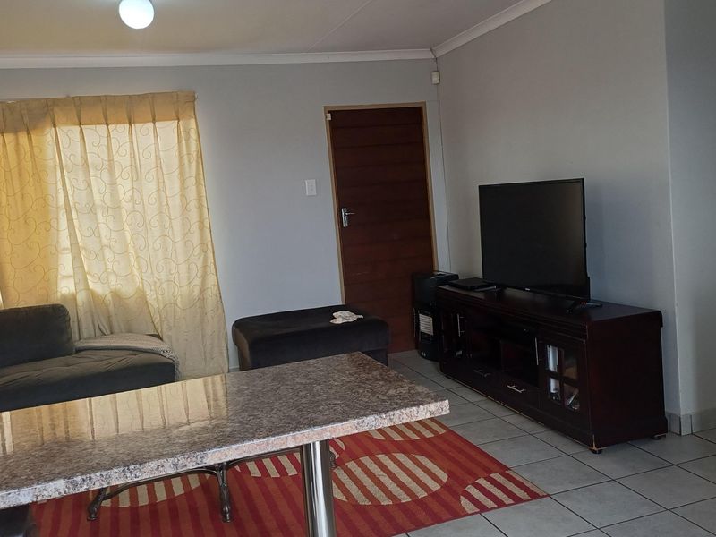 Freehold For Sale In Alberton - Photo 6