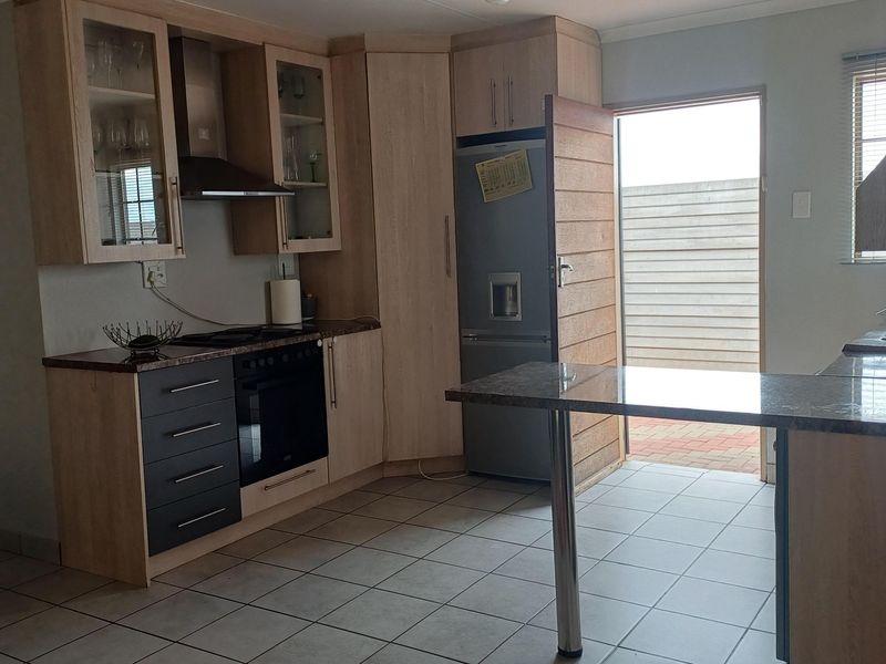 Freehold For Sale In Alberton - Photo 3