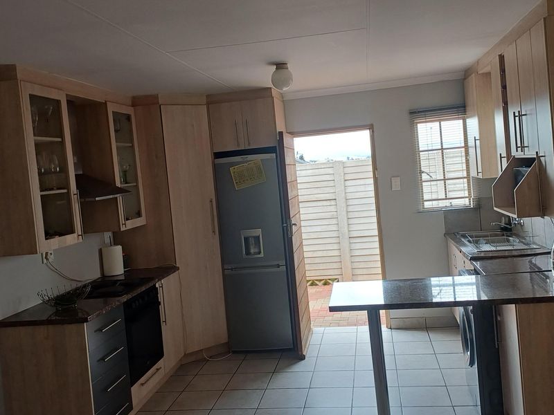 Freehold For Sale In Alberton - Photo 2