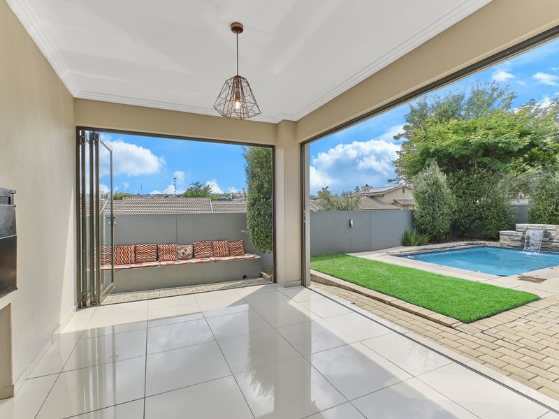 Stunning 3-bedroom house in Woodlands Estate, - Photo 3