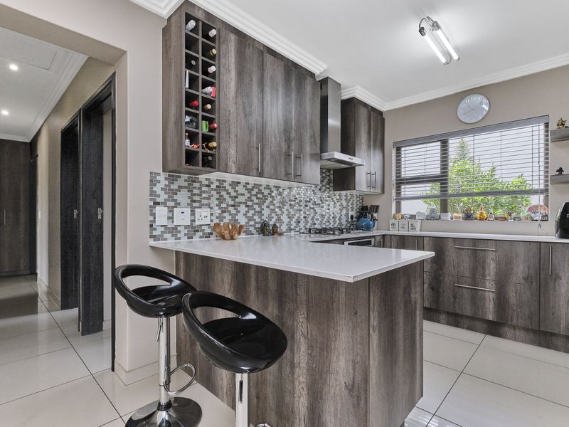 Stunning 3-bedroom house in Woodlands Estate, - Photo 8