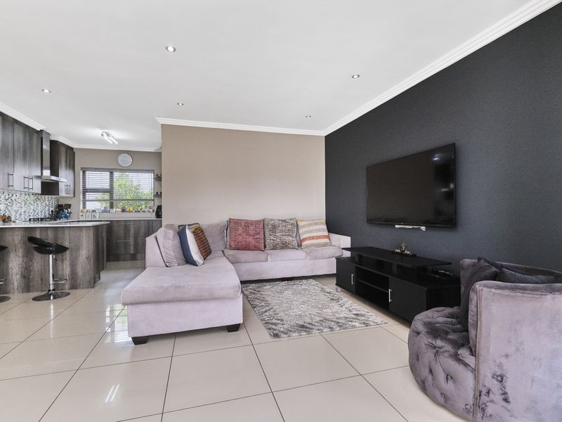 Stunning 3-bedroom house in Woodlands Estate, - Photo 6