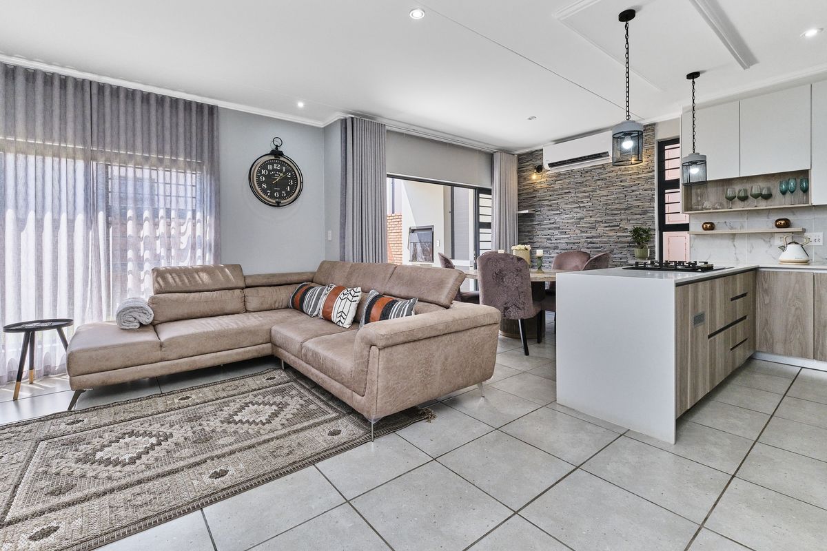 Stunning 3-bedroom cluster for sale in Cascades Waterfall—perfect for modern family living! - Photo 2