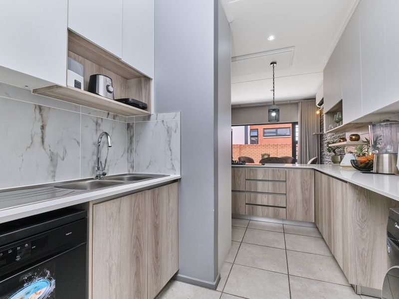 Stunning 3-bedroom cluster for sale in Cascades Waterfall—perfect for modern family living! - Photo 7