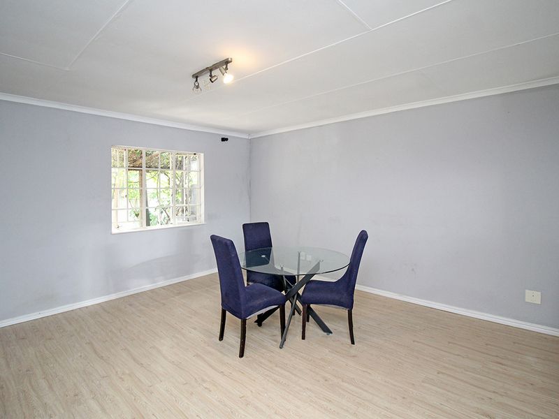 Auction Opportunity: Stylish 2 Bed Home with Unmatched Central Access - Photo 3