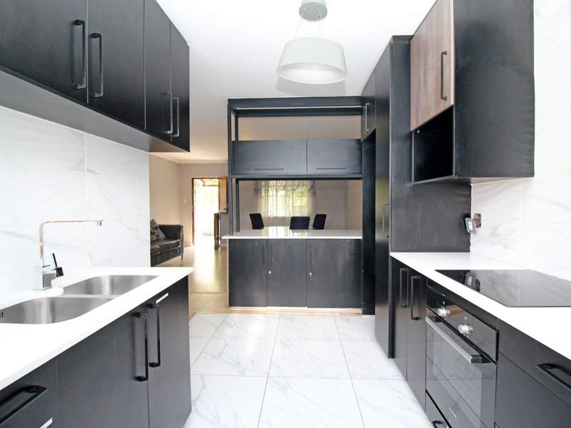 Auction Opportunity: Stylish 2 Bed Home with Unmatched Central Access - Photo 9