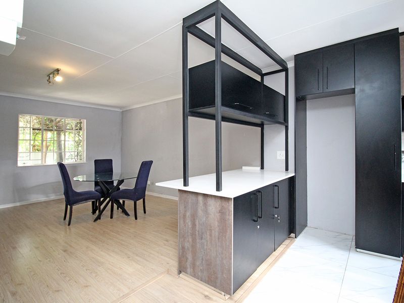 Auction Opportunity: Stylish 2 Bed Home with Unmatched Central Access - Photo 6