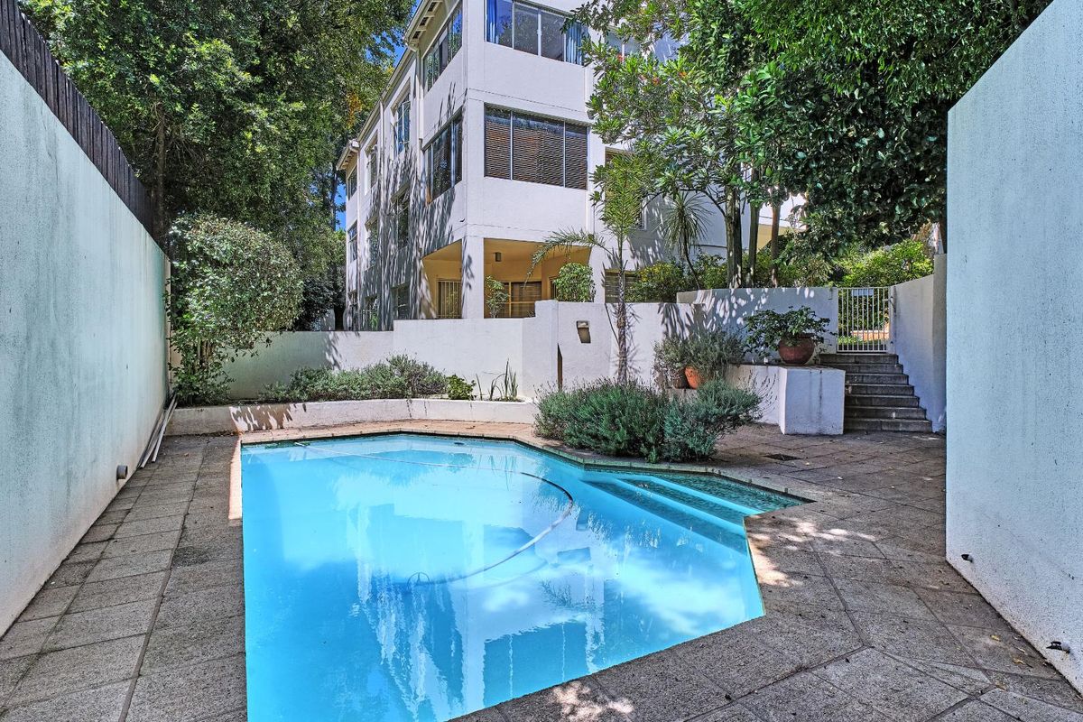 1 BEDROOM APARTMENT WITH ENCLOSED BALCONY FOR SALE IN ILLOVO, SANDTON - Photo 5