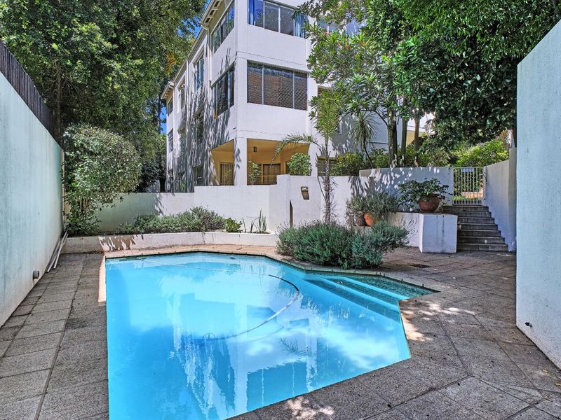 1 BEDROOM APARTMENT WITH ENCLOSED BALCONY FOR SALE IN ILLOVO, SANDTON - Photo 5