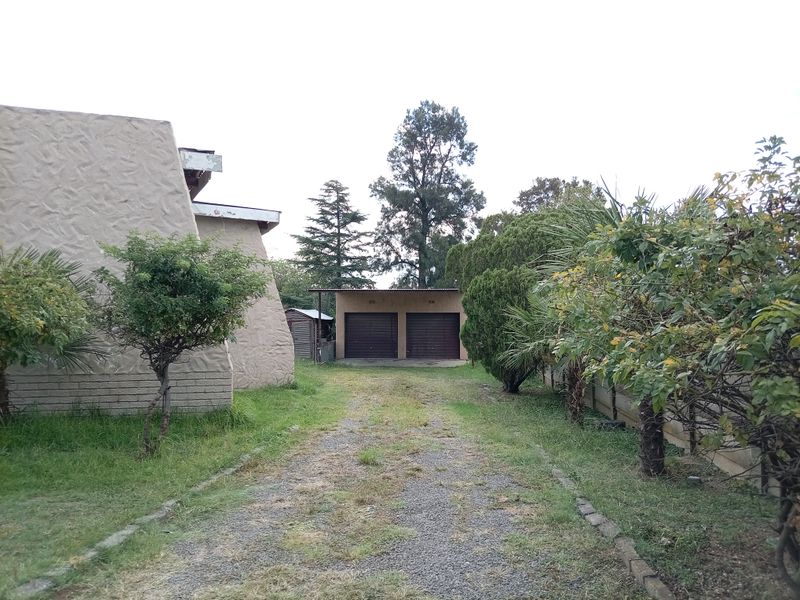 Massive 4 Bedroom Steal. Best Value in Town at R980 000 - Photo 4