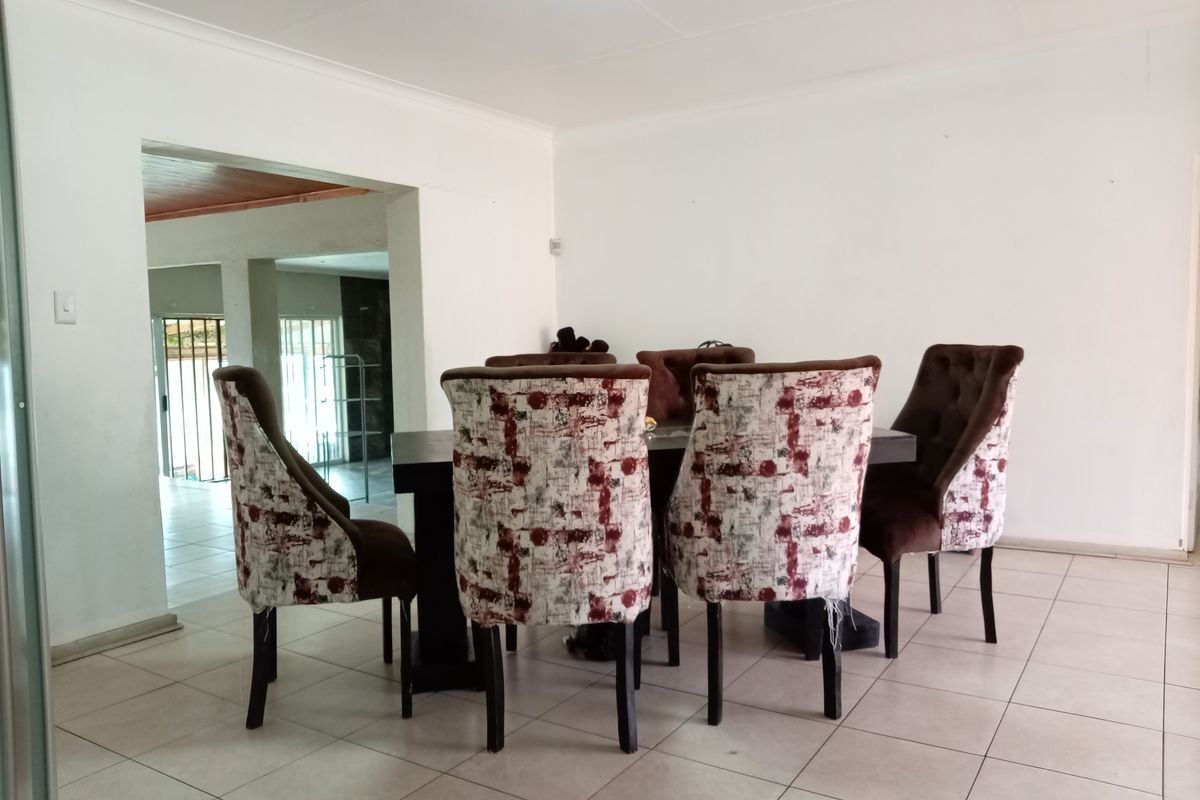 Massive 4 Bedroom Steal. Best Value in Town at R980 000 - Photo 5