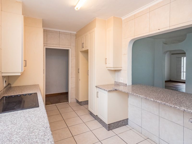 Spacious.  Private garden.  Pet friendly.  Prime location. - Photo 6