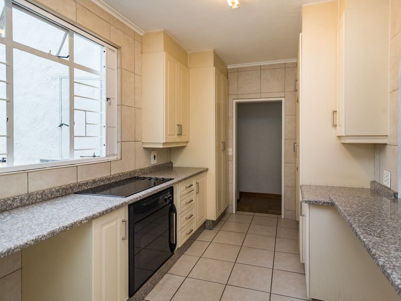 Spacious.  Private garden.  Pet friendly.  Prime location. - Photo 7