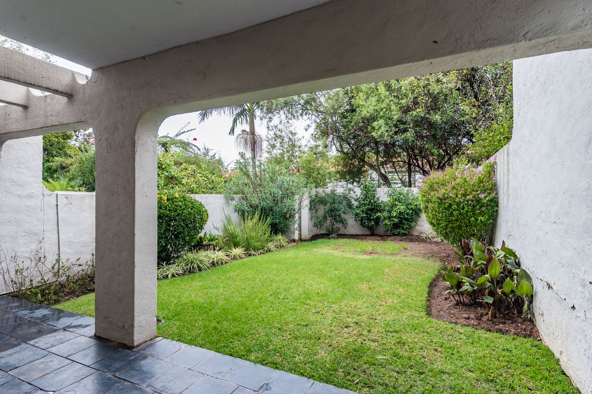 Spacious.  Private garden.  Pet friendly.  Prime location. - Photo 3