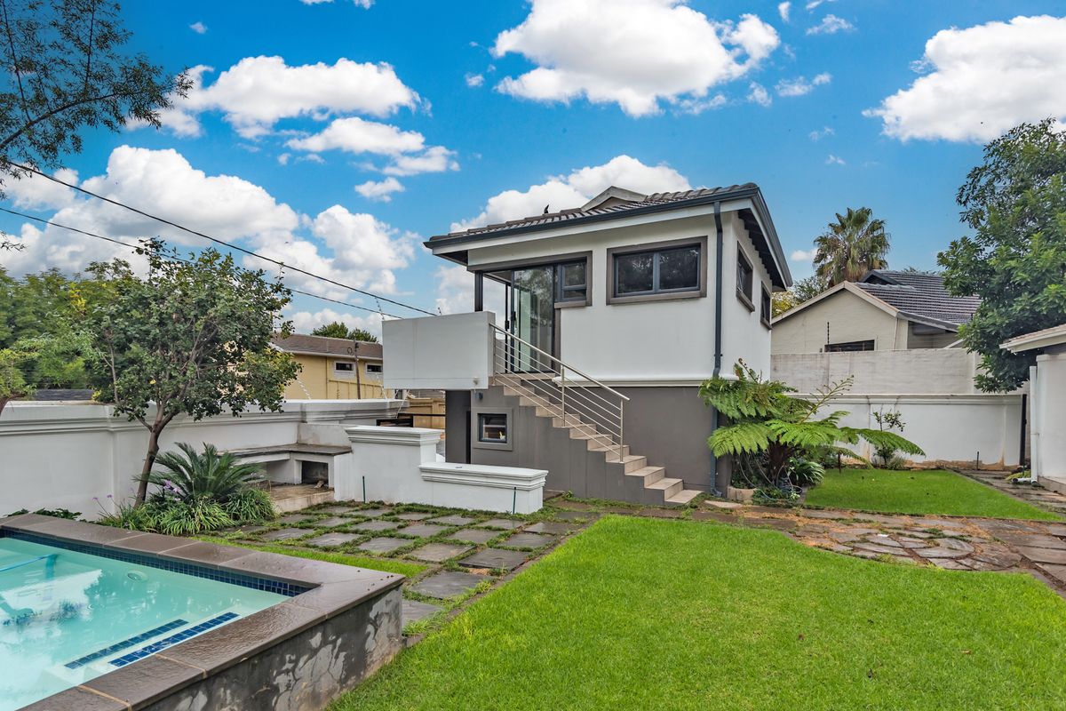 3/4 Bedroomed Home, With a variety of modern amenities and immediate occupation. - Photo 4