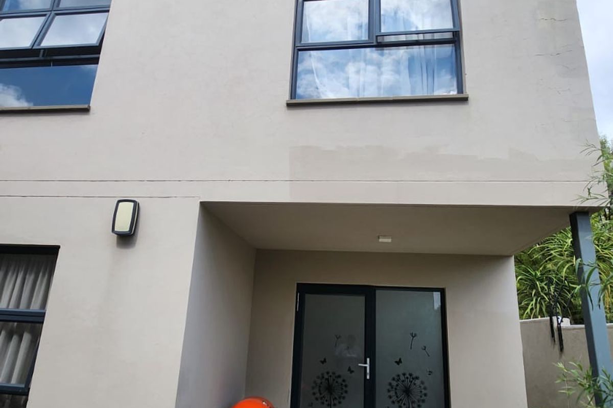 Secure, Stylish Duplex Living in the Heart of Convenience - Photo 5