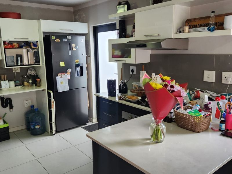 Secure, Stylish Duplex Living in the Heart of Convenience - Photo 7