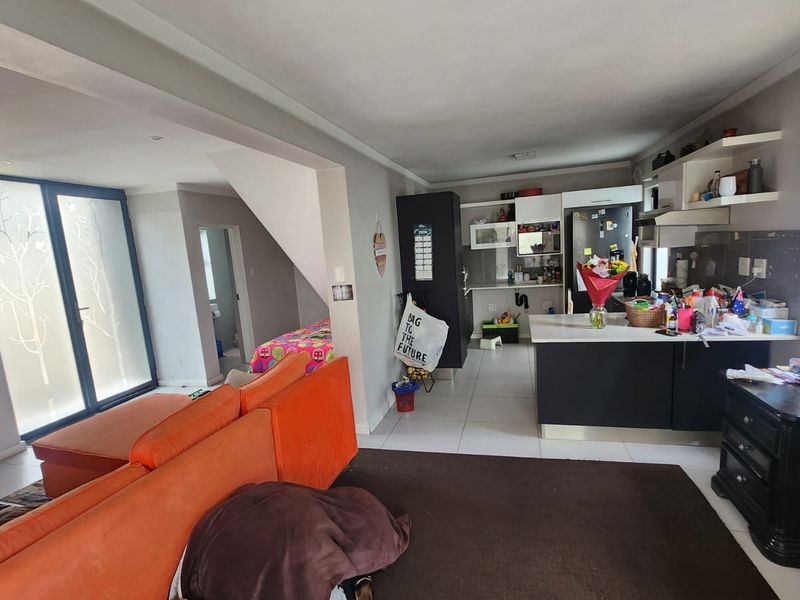 Secure, Stylish Duplex Living in the Heart of Convenience - Photo 6