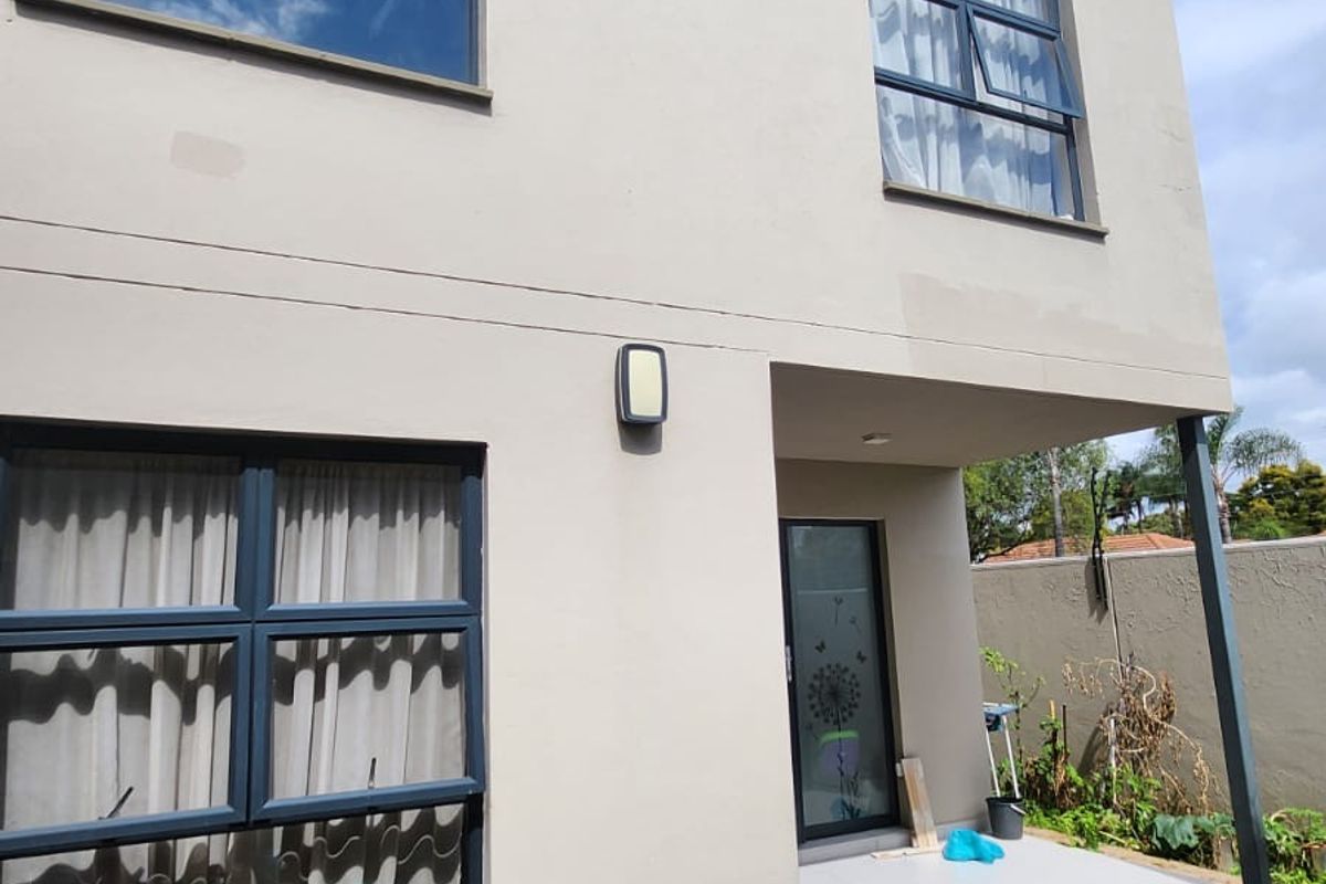 Secure, Stylish Duplex Living in the Heart of Convenience - Photo 3