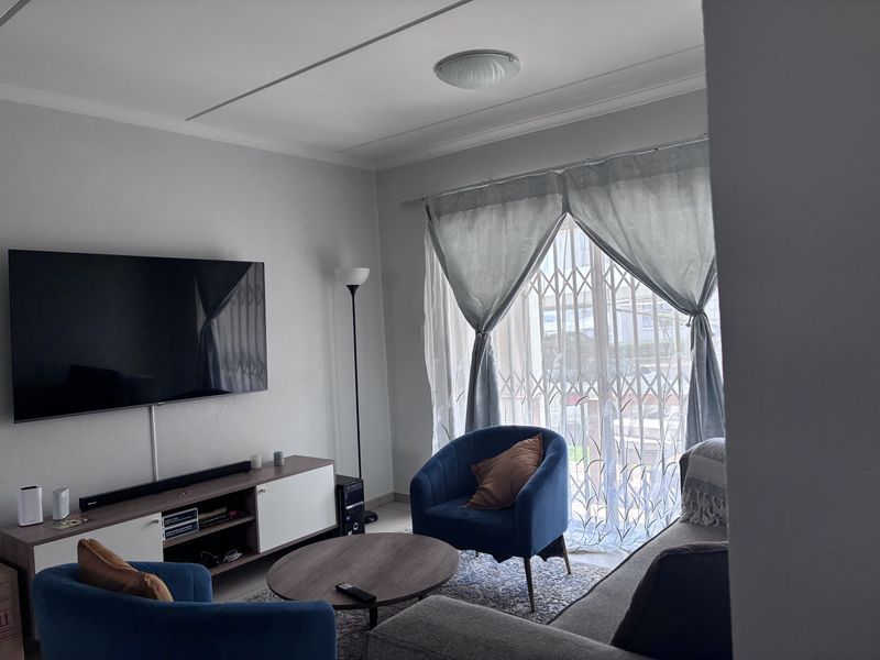 A Spacious Apartment for Sale at the West End. - Photo 5