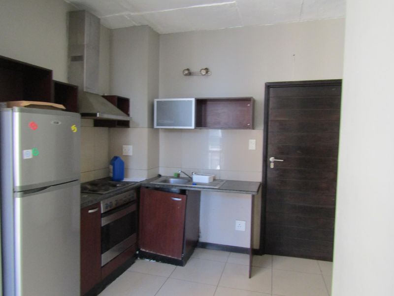 Apartment For Sale In Johannesburg - Photo 8