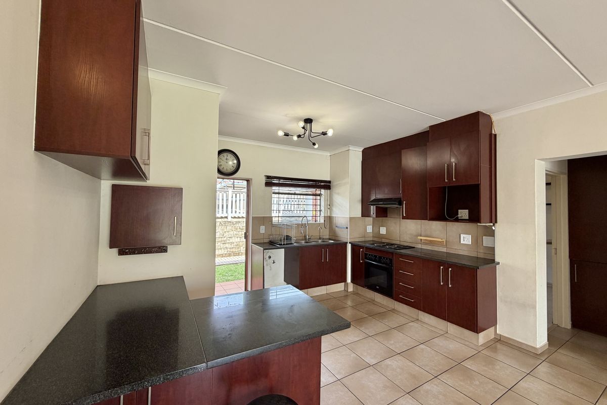 2 Bedroom, 1 Bathroom, Garden Unit for Sale in Barbeque Downs - Photo 4