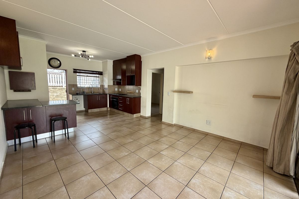 2 Bedroom, 1 Bathroom, Garden Unit for Sale in Barbeque Downs - Photo 2