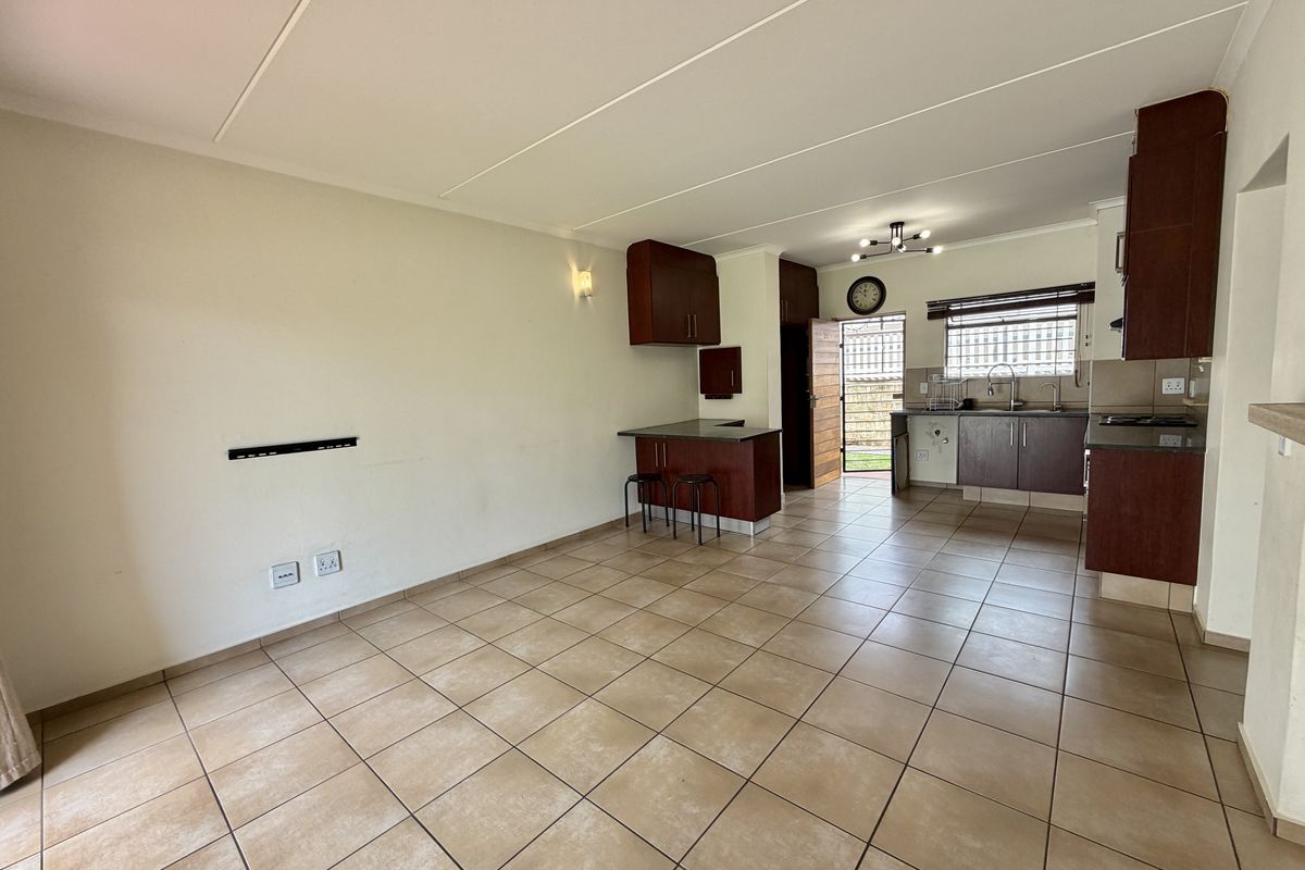 2 Bedroom, 1 Bathroom, Garden Unit for Sale in Barbeque Downs - Photo 5