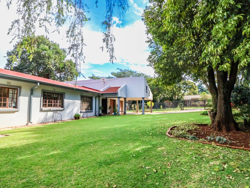 Perfect for families seeking comfort and style! - Photo 8