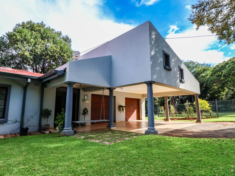 Perfect for families seeking comfort and style! - Photo 6