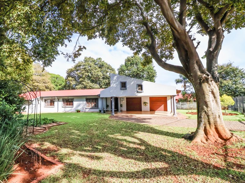 Perfect for families seeking comfort and style! - Photo 2