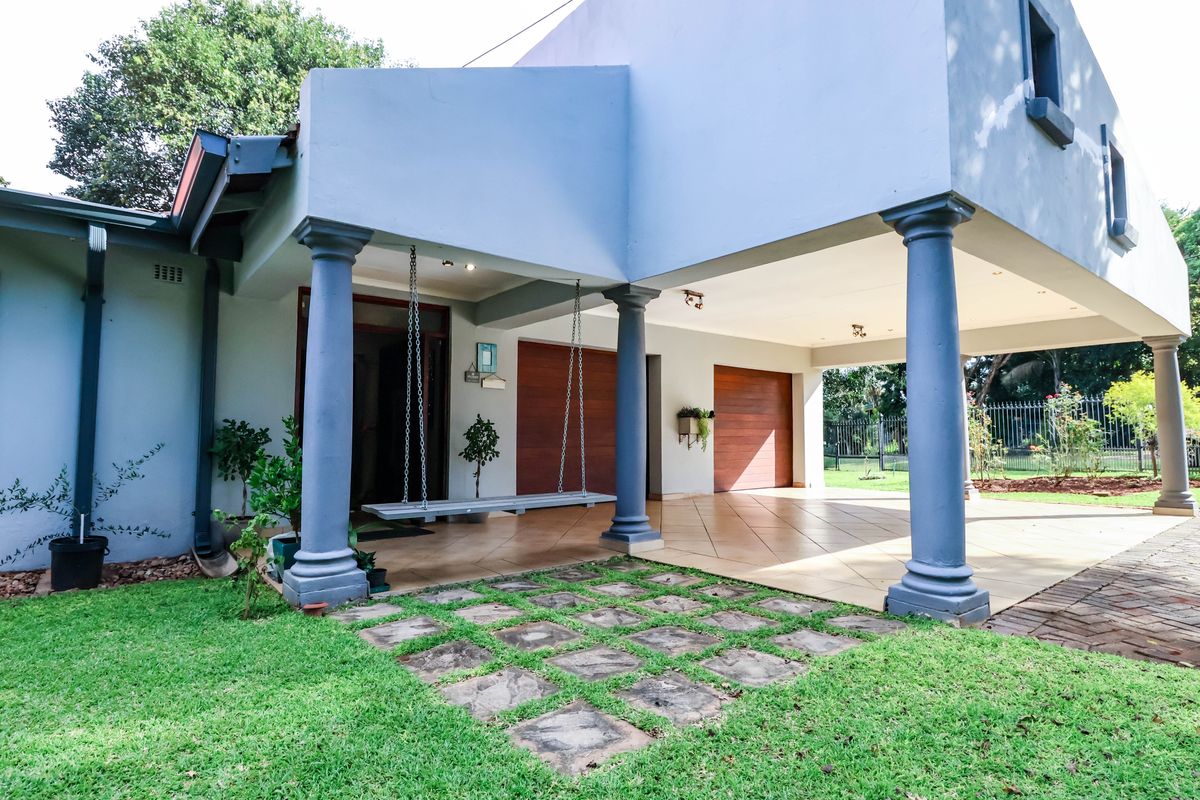 Perfect for families seeking comfort and style! - Photo 5