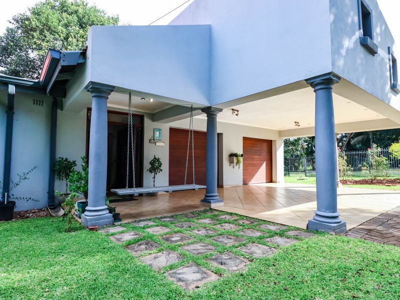 Perfect for families seeking comfort and style! - Photo 5