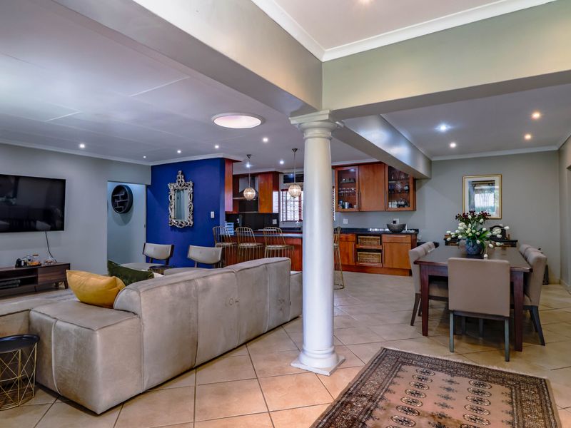 Perfect for families seeking comfort and style! - Photo 10