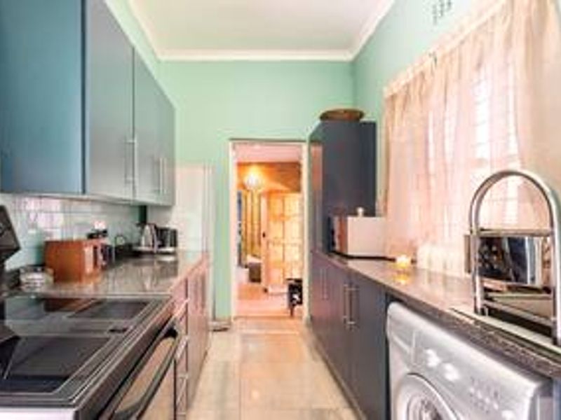 3 Bedroom House To Rent- Kelvin - Photo 9